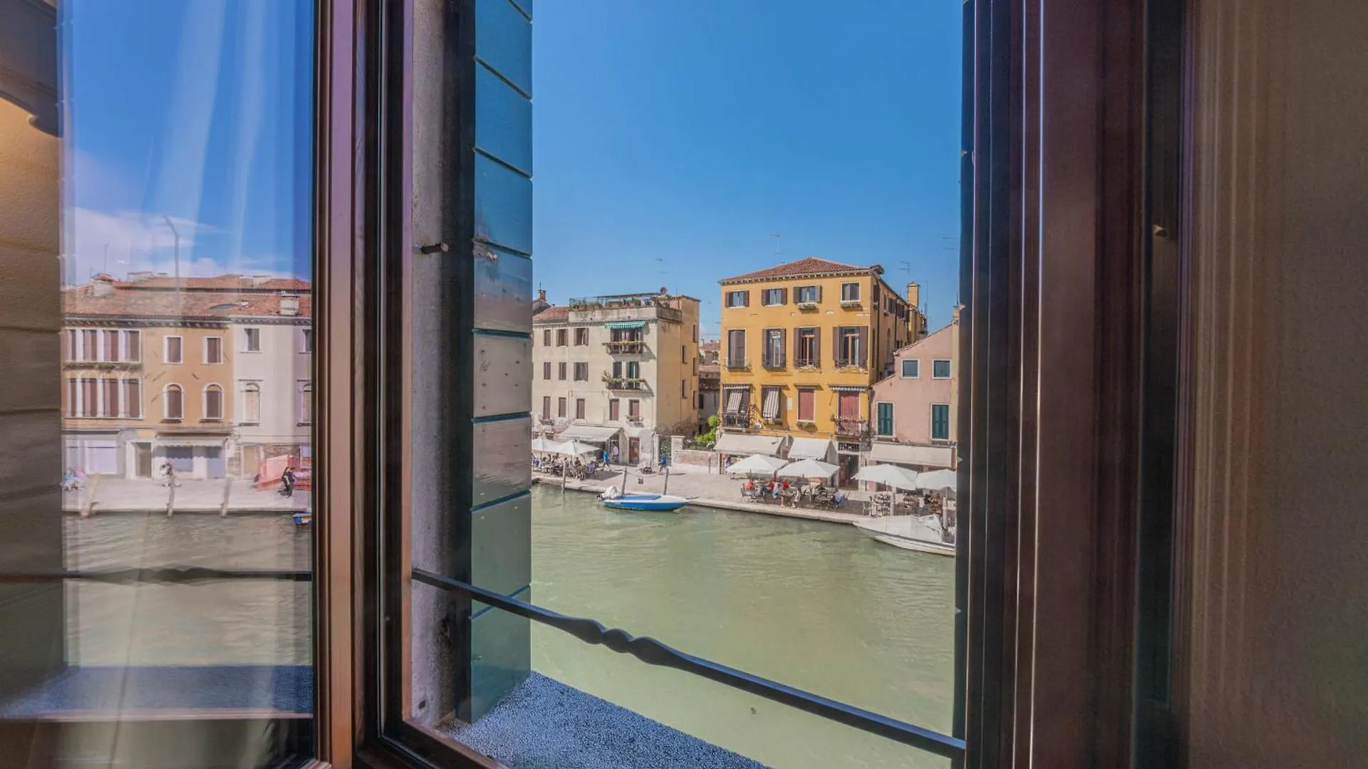 Casa Virginia Direct At The Canal Cannaregio With Own Roof Terrace Venezia